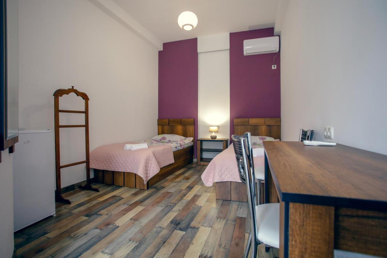 Paradise Road Hotel Kutaissi